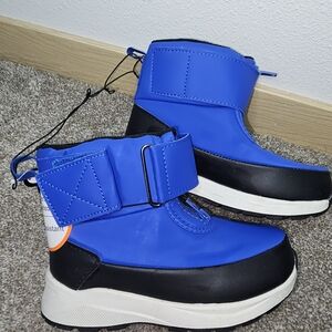 Wonder Nation Blue and Black Kids Boots